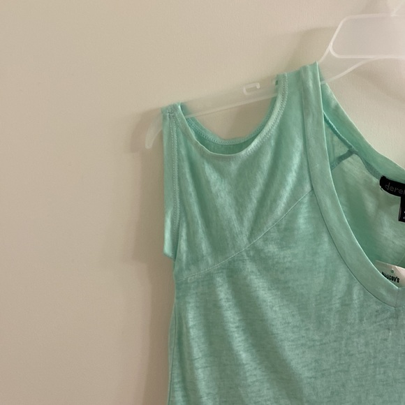 Derek ❤️ heart Ladies short sleeve open cut out shoulder top; size: Medium - Picture 3 of 4